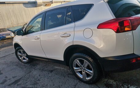 Toyota RAV4, 2015 год, 1 675 000 рублей, 5 фотография