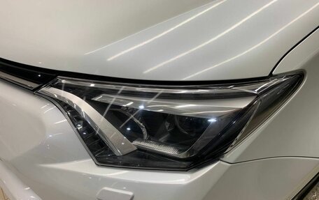 Toyota RAV4, 2018 год, 2 600 500 рублей, 13 фотография