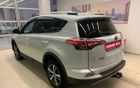 Toyota RAV4, 2018 год, 2 600 500 рублей, 6 фотография