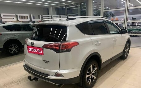 Toyota RAV4, 2018 год, 2 600 500 рублей, 4 фотография