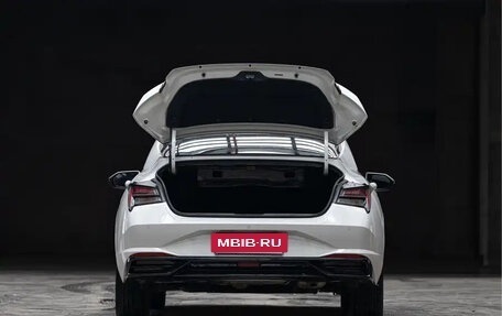 Hyundai Elantra, 2022 год, 1 150 000 рублей, 8 фотография