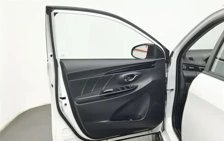 Toyota Yaris XP150 рестайлинг, 2022 год, 1 030 000 рублей, 8 фотография