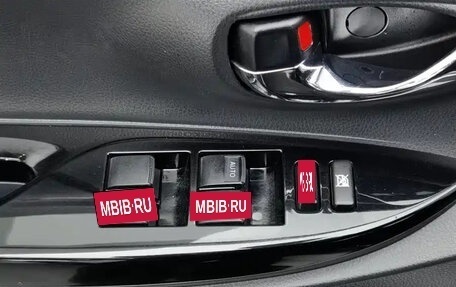 Toyota Yaris XP150 рестайлинг, 2022 год, 1 030 000 рублей, 9 фотография