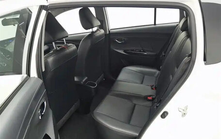 Toyota Yaris XP150 рестайлинг, 2022 год, 1 030 000 рублей, 15 фотография