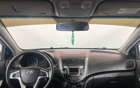 Hyundai Solaris II рестайлинг, 2012 год, 650 000 рублей, 12 фотография