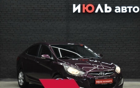 Hyundai Solaris II рестайлинг, 2011 год, 750 000 рублей, 3 фотография