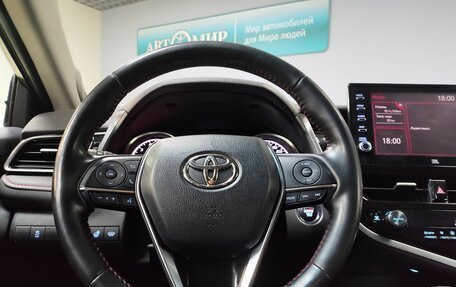 Toyota Camry, 2021 год, 3 700 000 рублей, 15 фотография