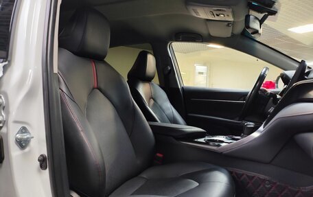 Toyota Camry, 2021 год, 3 700 000 рублей, 12 фотография