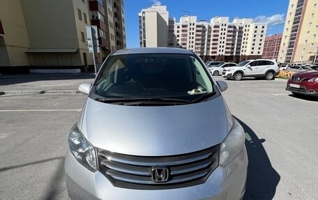 Honda Freed I, 2010 год, 900 000 рублей, 1 фотография