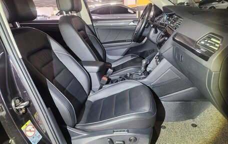 Volkswagen Tiguan II, 2020 год, 2 800 000 рублей, 9 фотография