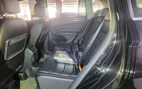 Volkswagen Tiguan II, 2020 год, 2 800 000 рублей, 16 фотография