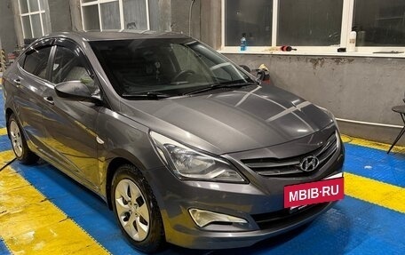 Hyundai Solaris II рестайлинг, 2015 год, 1 100 000 рублей, 2 фотография