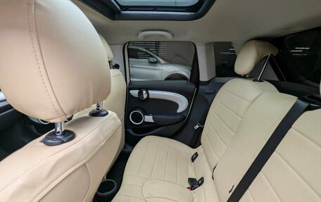 MINI Hatch, 2017 год, 1 597 000 рублей, 13 фотография