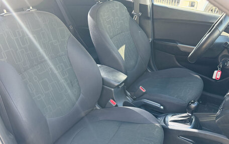 KIA Rio III рестайлинг, 2015 год, 989 000 рублей, 10 фотография