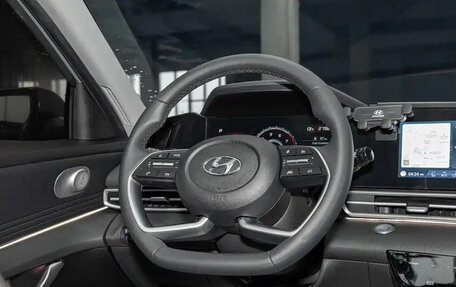 Hyundai Elantra, 2022 год, 1 100 000 рублей, 12 фотография