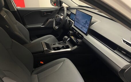 Toyota RAV4, 2025 год, 6 090 000 рублей, 9 фотография