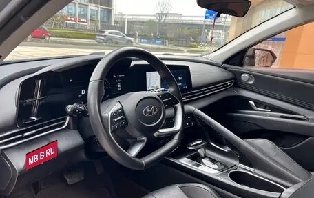 Hyundai Elantra, 2022 год, 1 055 000 рублей, 10 фотография