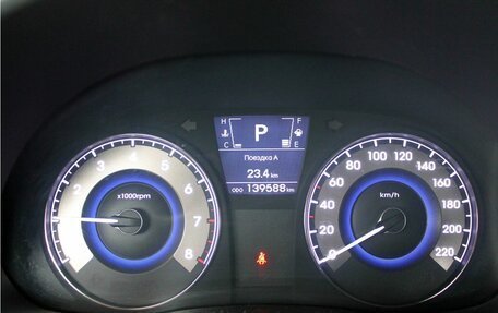 Hyundai Solaris II рестайлинг, 2010 год, 935 000 рублей, 13 фотография