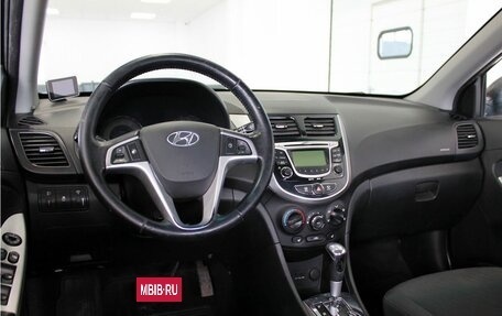 Hyundai Solaris II рестайлинг, 2010 год, 935 000 рублей, 11 фотография