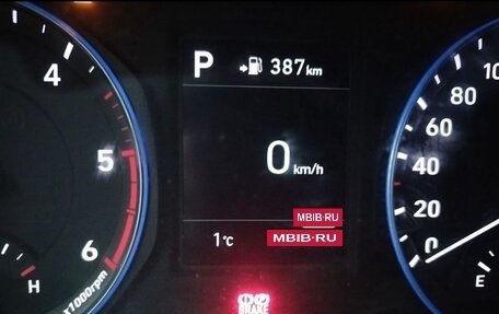 Hyundai Kona I, 2018 год, 1 890 000 рублей, 12 фотография