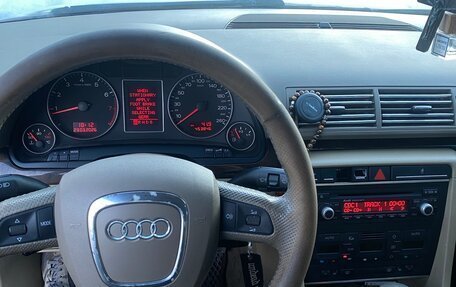 Audi A4, 2006 год, 900 000 рублей, 10 фотография