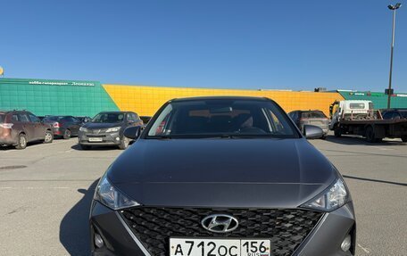 Hyundai Solaris II рестайлинг, 2021 год, 1 750 000 рублей, 8 фотография