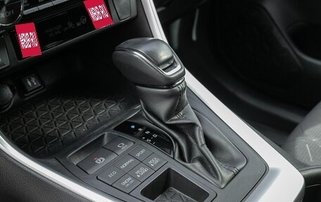 Toyota RAV4, 2020 год, 2 997 000 рублей, 21 фотография