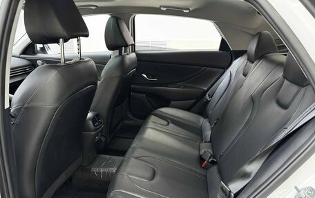 Hyundai Elantra, 2023 год, 1 530 000 рублей, 15 фотография