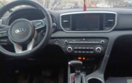 KIA Sportage IV рестайлинг, 2019 год, 2 000 000 рублей, 3 фотография