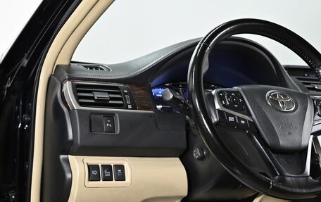 Toyota Camry, 2017 год, 2 199 000 рублей, 13 фотография