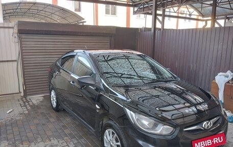 Hyundai Solaris II рестайлинг, 2012 год, 450 000 рублей, 3 фотография