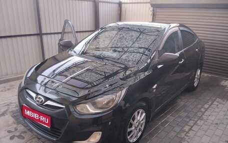 Hyundai Solaris II рестайлинг, 2012 год, 450 000 рублей, 5 фотография