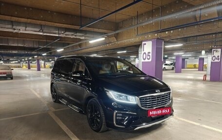 KIA Carnival III, 2018 год, 2 750 000 рублей, 2 фотография