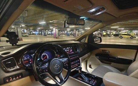 KIA Carnival III, 2018 год, 2 750 000 рублей, 8 фотография