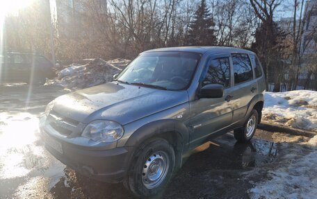 Chevrolet Niva I рестайлинг, 2017 год, 550 000 рублей, 4 фотография
