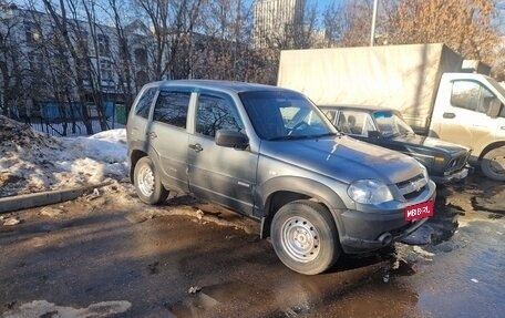 Chevrolet Niva I рестайлинг, 2017 год, 550 000 рублей, 2 фотография