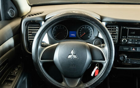 Mitsubishi Outlander III рестайлинг 3, 2014 год, 1 589 000 рублей, 6 фотография