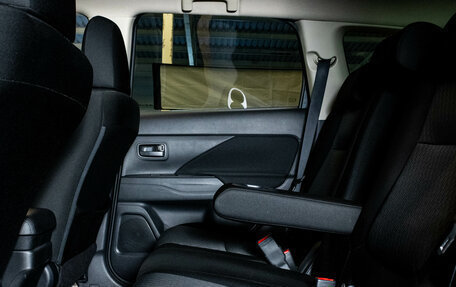 Mitsubishi Outlander III рестайлинг 3, 2014 год, 1 589 000 рублей, 10 фотография