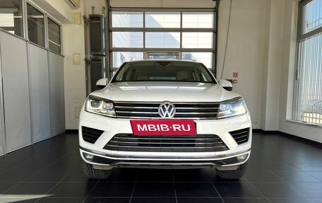 Volkswagen Touareg III, 2015 год, 2 394 650 рублей, 2 фотография