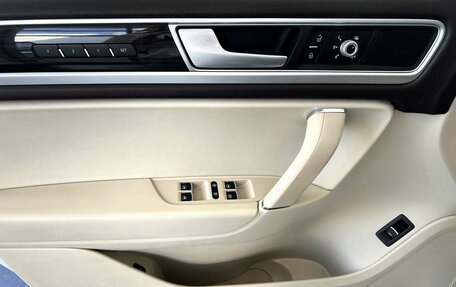 Volkswagen Touareg III, 2015 год, 2 394 650 рублей, 8 фотография