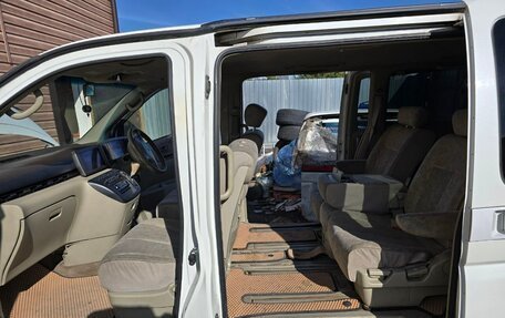 Nissan Elgrand III, 2004 год, 1 600 000 рублей, 9 фотография