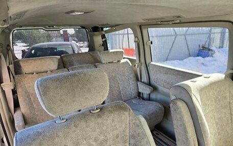 Nissan Elgrand III, 2004 год, 1 600 000 рублей, 12 фотография