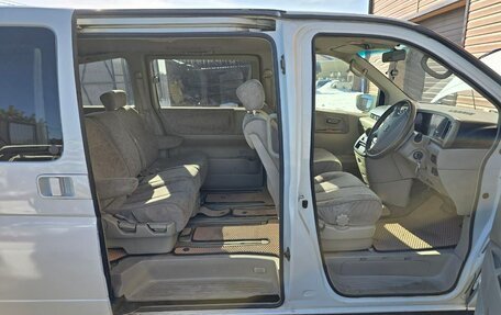 Nissan Elgrand III, 2004 год, 1 600 000 рублей, 14 фотография