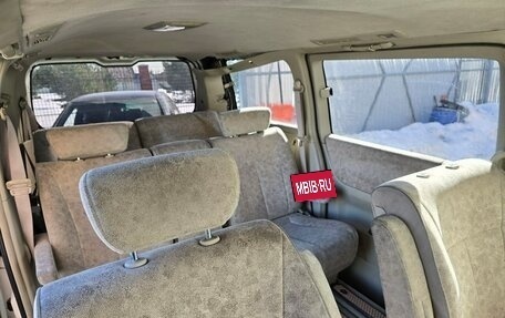 Nissan Elgrand III, 2004 год, 1 600 000 рублей, 10 фотография