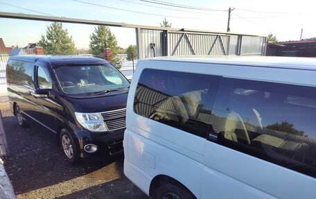 Nissan Elgrand III, 2004 год, 1 600 000 рублей, 19 фотография