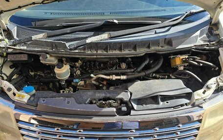 Nissan Elgrand III, 2004 год, 1 600 000 рублей, 17 фотография