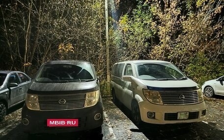 Nissan Elgrand III, 2004 год, 1 600 000 рублей, 23 фотография