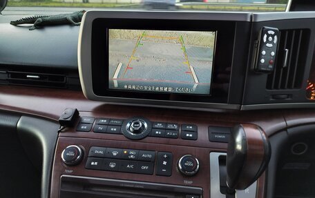 Nissan Elgrand III, 2004 год, 1 600 000 рублей, 34 фотография