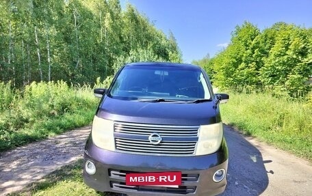 Nissan Elgrand III, 2004 год, 1 600 000 рублей, 30 фотография