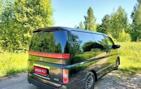 Nissan Elgrand III, 2004 год, 1 600 000 рублей, 27 фотография